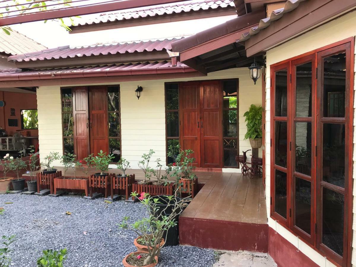 Grandma'S House Apartment Nakhon Nayok Exterior photo